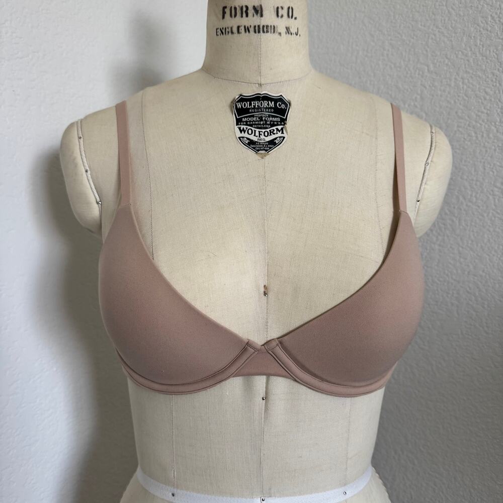 Skims Fits Everybody Scoop Plunge Bra 32C in Mica color